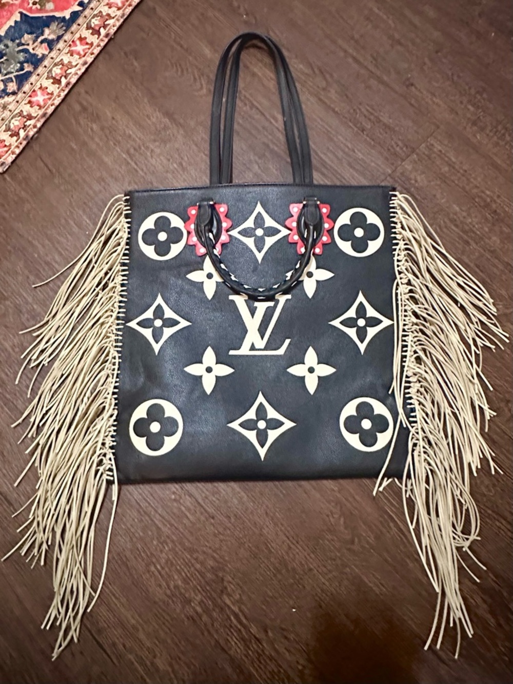 LV Large Tote Bag - Picture 2 of 6